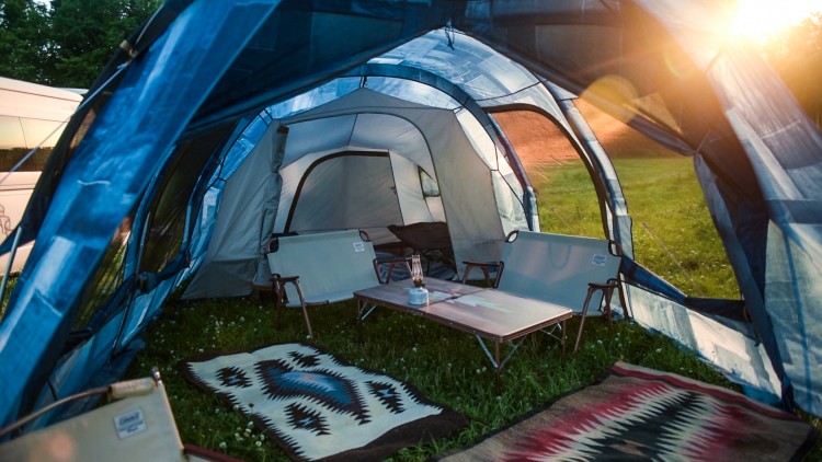 【新商品】コールマン　”INDIGO LABEL”から秋のキャンプシーンを盛り上げる2ルームテントとチェア＆テーブルを発表
