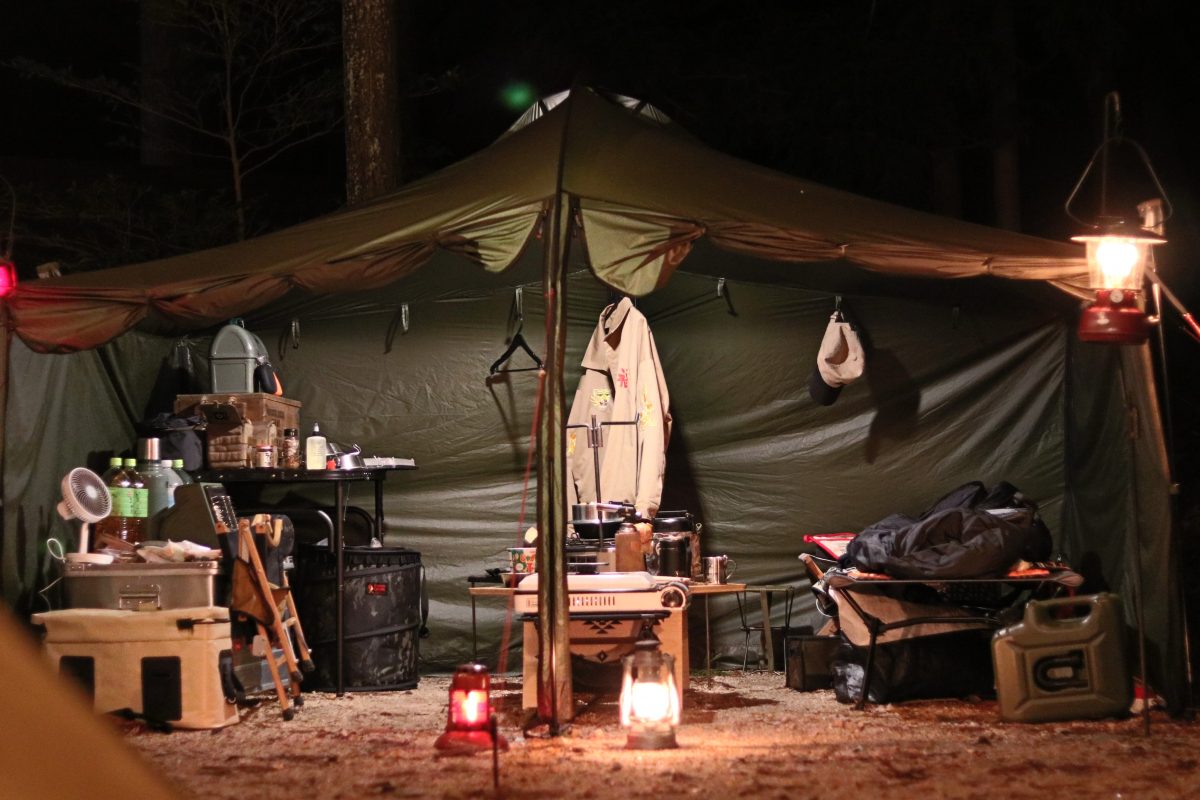 男らしいサイトでキャンプを楽しむキャンパーさんのキャンプ場での過ごし方が予想外だった。