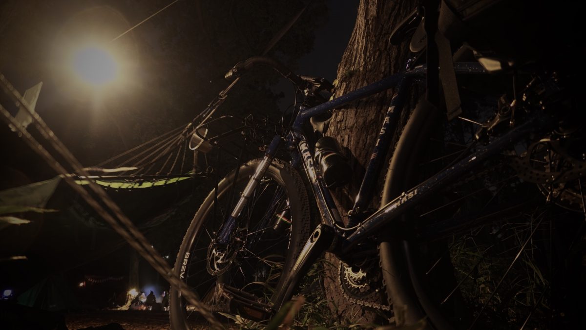 「キャンプ用自転車」なる愛車と共にキャンプを満喫する自転車キャンパーさんがすごく魅力的だった。